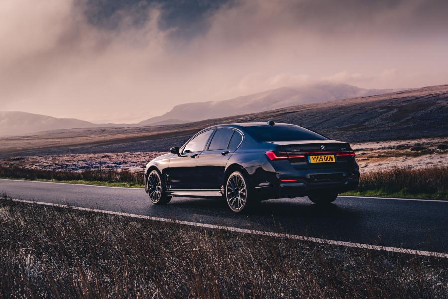  BMW 750i xDrive M Sport (G11) 2019 года  (UK) (фото 32 из 34)